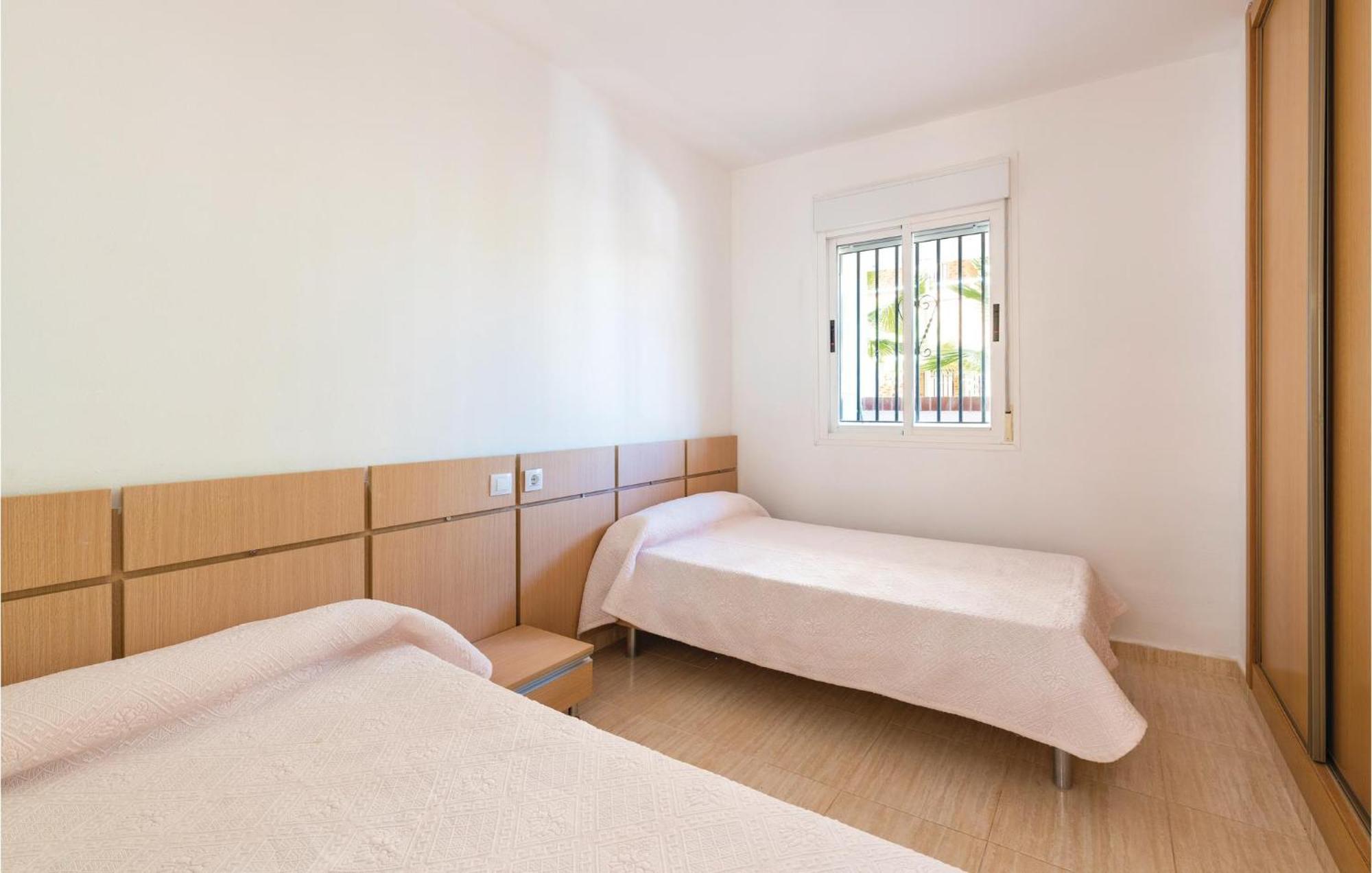 Amazing Apartment In Oropesa Del Mar With Kitchen Exteriör bild